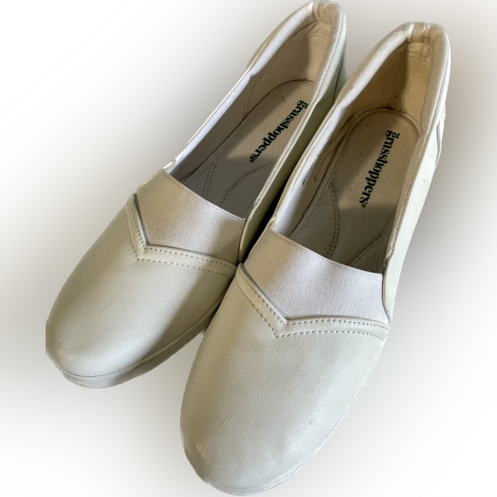 Size 8.5 medium Woman’s White Grasshoppers Loafers